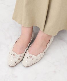 Bridget Birkin 【Bridget Birkin】フラワーカットワークラメパンプス