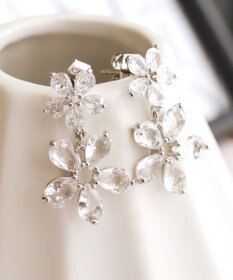 Tiaclasse ガラスダブルフラワーピアス