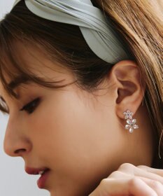 Tiaclasse ガラスダブルフラワーピアス