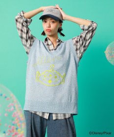 Green Parks ＴＯＹ　ＳＴＯＲＹ　／　刺繍Ｖネックニットベスト