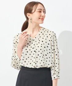 自由区 【セットアップ可】ドットプリント ボウタイブラウス