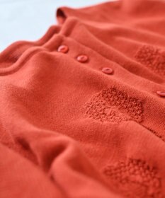 muuc 〈細番手の高級綿糸コットンコーマ糸〉〈洗練された繊維の滑らかな肌触り〉〈お家で洗えるニット〉模様編み ポピーの花リンクス編み カーディガン