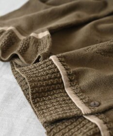 muuc 〈細番手の高級綿糸コットンコーマ糸〉〈洗練された繊維の滑らかな肌触り〉〈お家で洗えるニット〉模様編み ポピーの花リンクス編み カーディガン