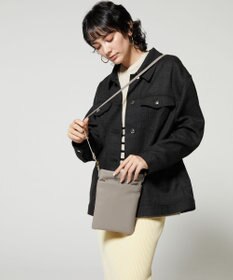 LA BAGAGERIE シープレザー　スクエアポシェット