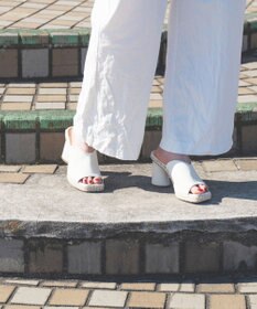 gaimo 【GAIMO/ガイモ】Vカットスクエアヒールサンダル