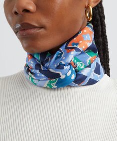 LIBERTY. チューダー パッチワーク 90x90 シルクスカーフ