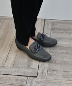 Pointer 【石岡真実さん着用】日本製 本革超軽量チェーンモチーフローファー