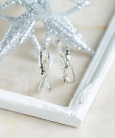 Phoebe 〈シリーズ累計販売10000点突破！〉〈痛くないシリーズ/金属アレルギー対応〉クロスフープクリスタルループフィットイヤリング　シルバー