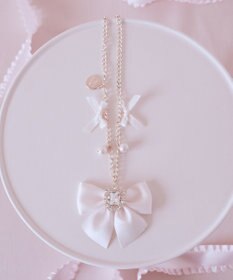 Maison de FLEUR ピンクマニアビジューリボンパールバッグチャーム