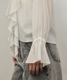 GRACE CONTINENTAL フリルブラウス