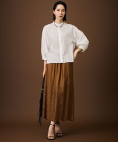 自由区 L 【カタログ掲載・すっきりシルエット・清涼感】エンブロイダリーローンストレート スカート