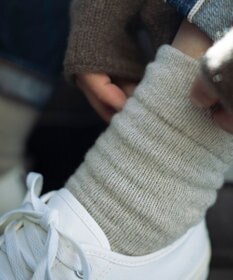 AND WOOL 〈上質な素材と手仕事から生まれた優しいニット〉カシミヤウール靴下