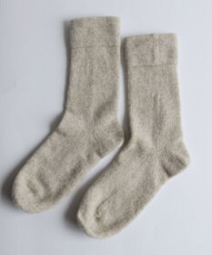 AND WOOL 〈上質な素材と手仕事から生まれた優しいニット〉カシミヤウール靴下