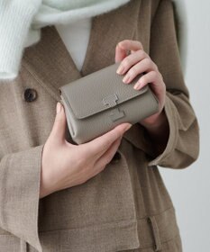 IACUCCI アバ ウォレット CERVO