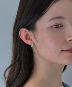 Phoebe 【痛くないシリーズ/金属アレルギー対応】マーガレットフラワーフープライトフィットイヤリング　シルバー