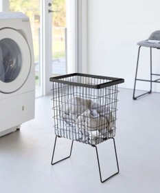 tower 折り畳み脚付きランドリーバスケット タワー ブラック