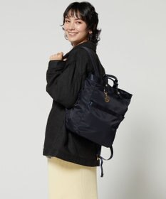 LA BAGAGERIE チャーム付き　ナイロンリュック