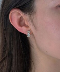 Phoebe 【痛くないシリーズ/金属アレルギー対応】マーガレットフラワーフープライトフィットイヤリング　シルバー