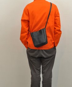 UNBILLION 【テレビ ドラマ着用アイテム】Otias シュリンクレザーショルダ－バッグ