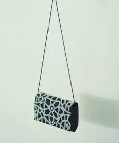 GRACE CONTINENTAL パールフラワークラッチバッグ