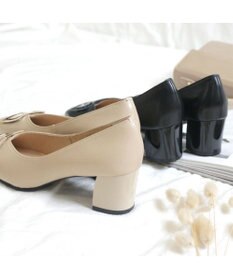 Pointer 日本製 バックルモチーフスクエアトゥパンプス