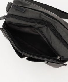 Y'SACCS 【ムック本掲載】クリンクルナイロン　ダブルポケットショルダー