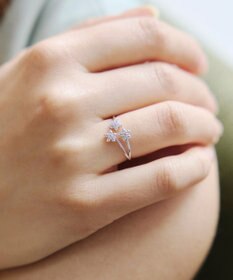 Tiaclasse ボタニカルモチーフストーンリング