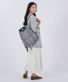 LeSportsac TH CITY KNAPSACK/アップタウンレオパード/ブラック