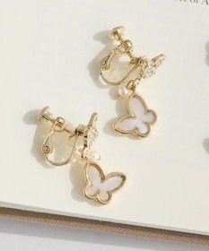 Maison de FLEUR バタフライシェルイヤリング