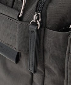 Y'SACCS 【ムック本掲載】クリンクルナイロン　ダブルポケットショルダー