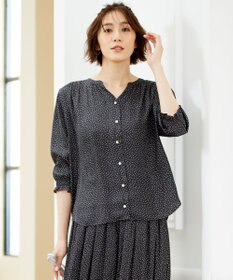 自由区 【WEB限定/セットアップ着用可/洗える】ブライトサテンライト Vネックブラウス