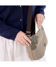 IBIZA ディアリオ　ナイロン　ショルダーバッグ