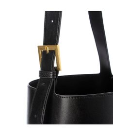 UNBILLION カシュカシュ cachecache / アシンメトリーバックル付きホーボーバッグ