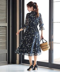 Tiaclasse L 【洗える】程良い透け感のプリントボウタイワンピース