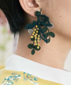 AND WOOL ミモザ刺繍のイヤリング
