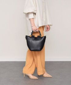 INTER-CHAUSSURES 【LORISTELLA】レザーハンドルハンドバッグ
