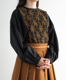 muuc 〈遠州織物の工場で織られた上質なコットン生地〉イラカ刺繍切り替え ボリューム袖 プルオーバーブラウス