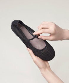 steppi 【一部店舗限定 / 片足わずか80g】シースルー ラウンド フラットパンプス