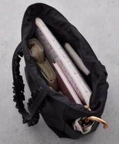 Maison de FLEUR 撥水加工フリルハンドルバッグ