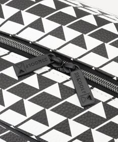 23区GOLF 【UNISEX】フラッグ総柄ボストンバッグ　シューズ収納付きの大容量　ショルダー持ちも可能