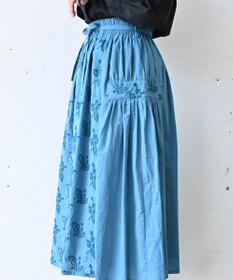 muuc 〈コットン100%〉〈綿ローン生地〉〈ふんわり柔らかな肌触り〉梅小花刺繍 ギャザースカート