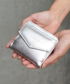 FOLNA RD ソフトレザー・ホイルレザー エンべロープ二つ折り財布
