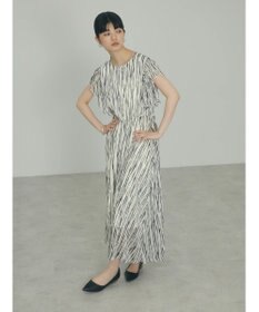 Green Parks ａ．肩フリルプリントワンピース