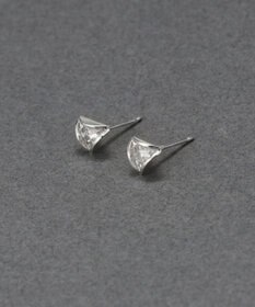 Phoebe 〈金属アレルギー対応〉モダントライアングルピアス　シルバー/ニッケルフリー