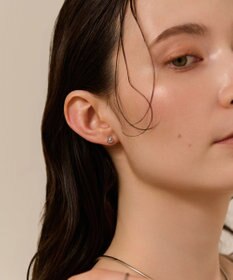 Phoebe 〈金属アレルギー対応〉モダントライアングルピアス　シルバー/ニッケルフリー