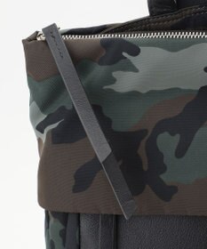 Y'SACCS ナイロン牛革リュック