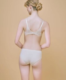 une nana cool バックスタイルまでかわいい Steppe Flower ワイヤーブラ