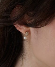 Phoebe クリスタルペタルパールピアス