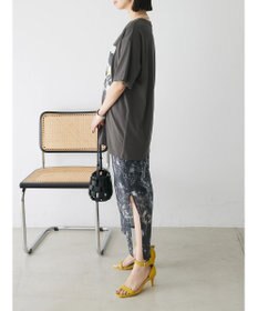 Green Parks レトロフラワーロゴ入りプリントＴシャツ