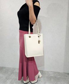 style code 【MERCURYDUO/マーキュリーデュオ】メタルアイレット　縦長トートバッグ 推し活ラージバッグ 縦長ショルダーバッグ